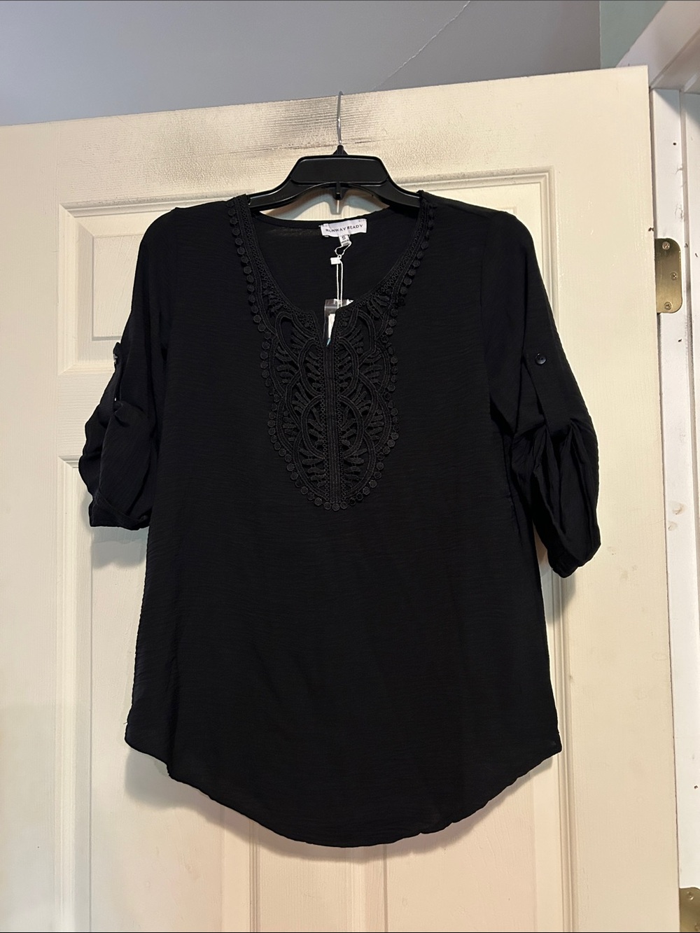 Runway Ready Black Embroidered V-Neck Roll-Sleeve Top Size Small